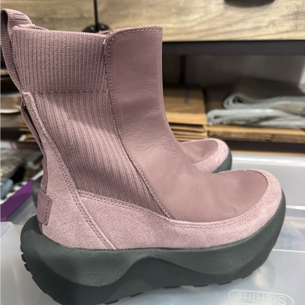 The North face boots NEW halseigh knit leather knit rubber sole woman’s 5